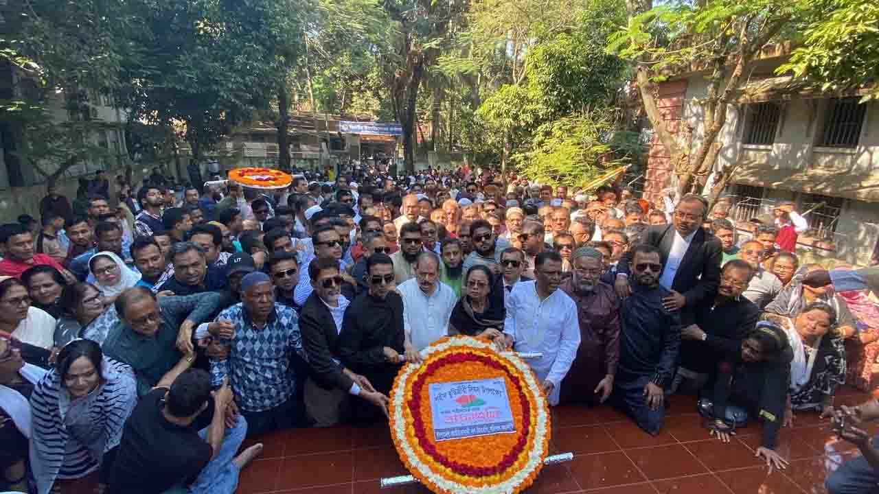 শহীদ বুদ্ধিজীবী দিবসে শ্রদ্ধা জানাতে গিয়ে বিএনপির দুপক্ষের সংঘর্ষ