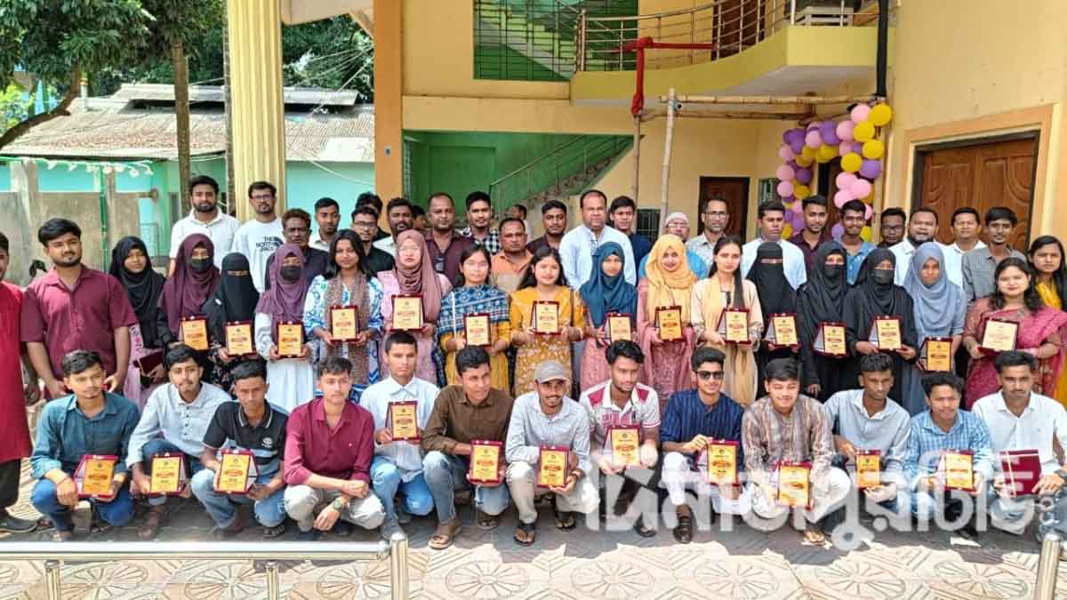 পাবলিক বিশ্ববিদ্যালয়ে চান্সপ্রাপ্তদের সংবর্ধনা অনুষ্ঠান