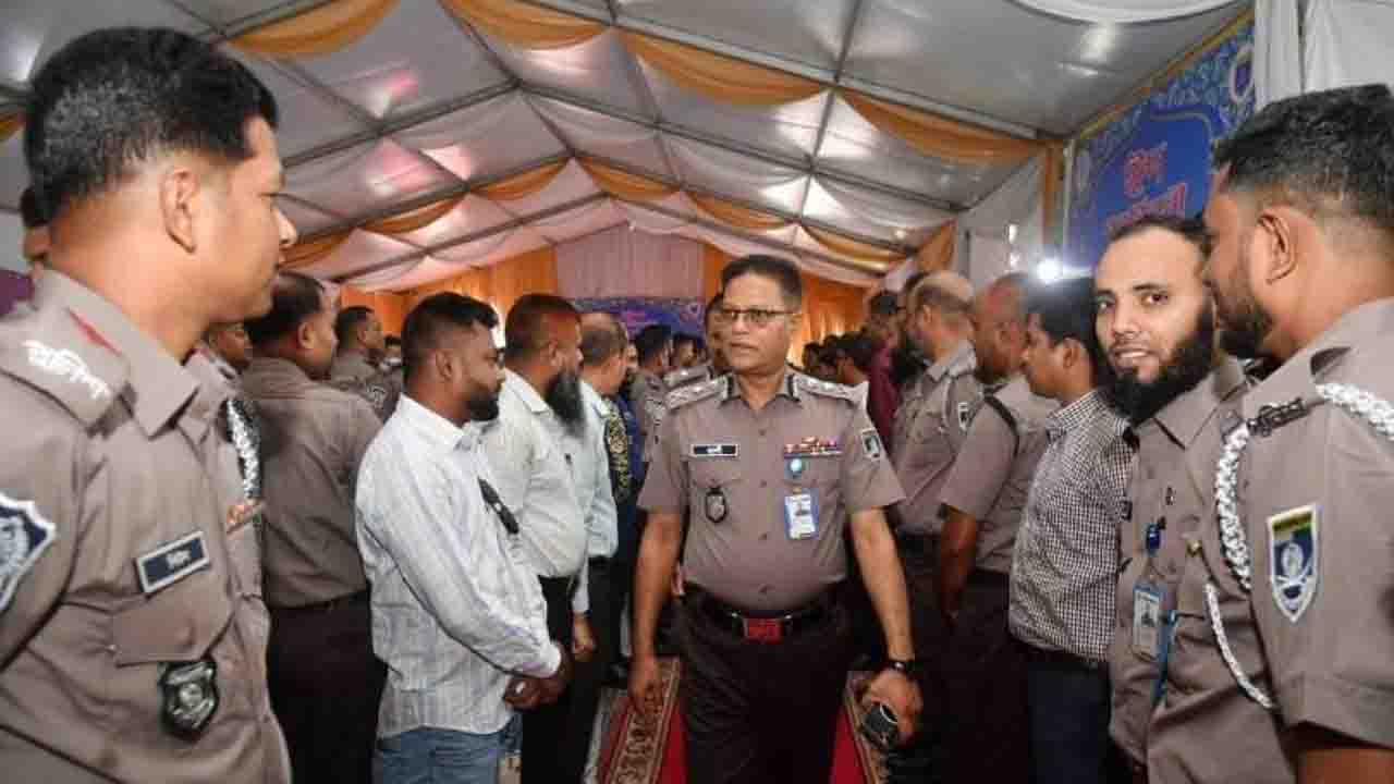 পুলিশকে আরও নিষ্ঠার সঙ্গে দায়িত্ব পালনের নির্দেশ আইজিপির