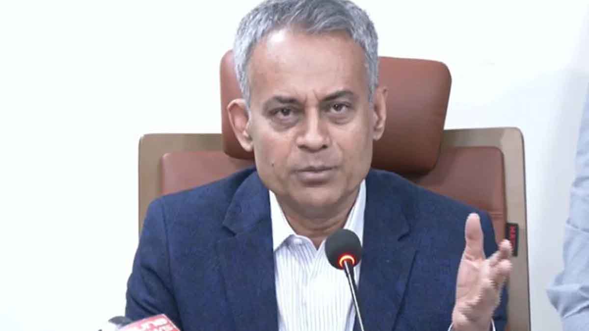 পদ্মা ও যমুনা সেতু দিয়ে নির্বিঘ্নে যানবাহন পারাপার হচ্ছে