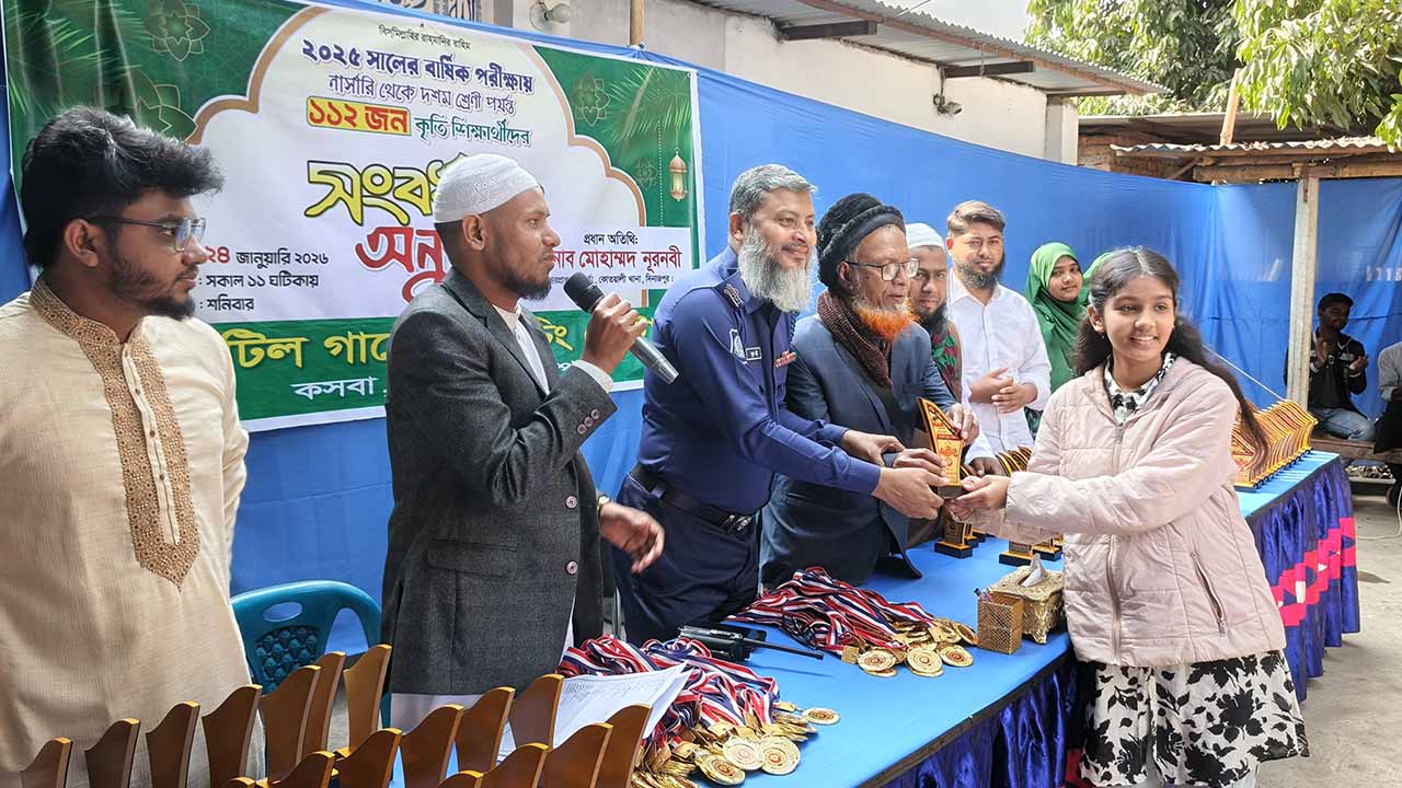 ডাক্তার-ইঞ্জিনিয়ার নয়, আগে সন্তানকে ‘ভালো মানুষ’ বানাতে হবে