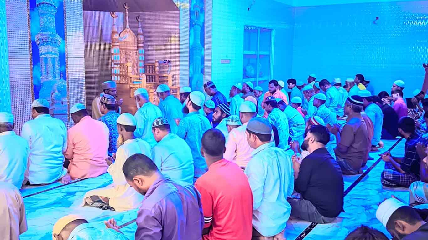 দিনাজপুরে দৃষ্টিনন্দন ঘাটপার উত্তরপাড়া জামে মসজিদের উদ্বোধন