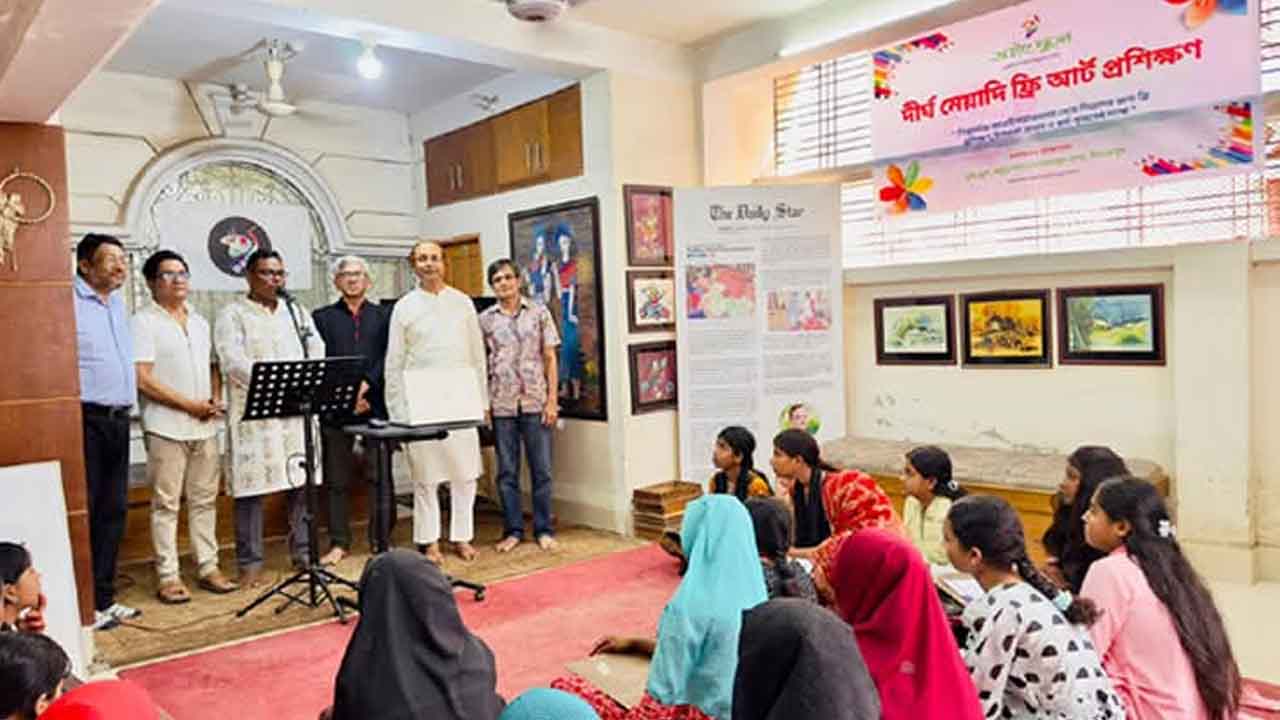 দিনাজপুরে ড্রইং স্কুলের ফ্রি আর্ট প্রশিক্ষণের উদ্বোধন