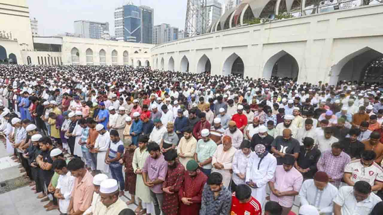 আজ পবিত্র জুমাতুল বিদা