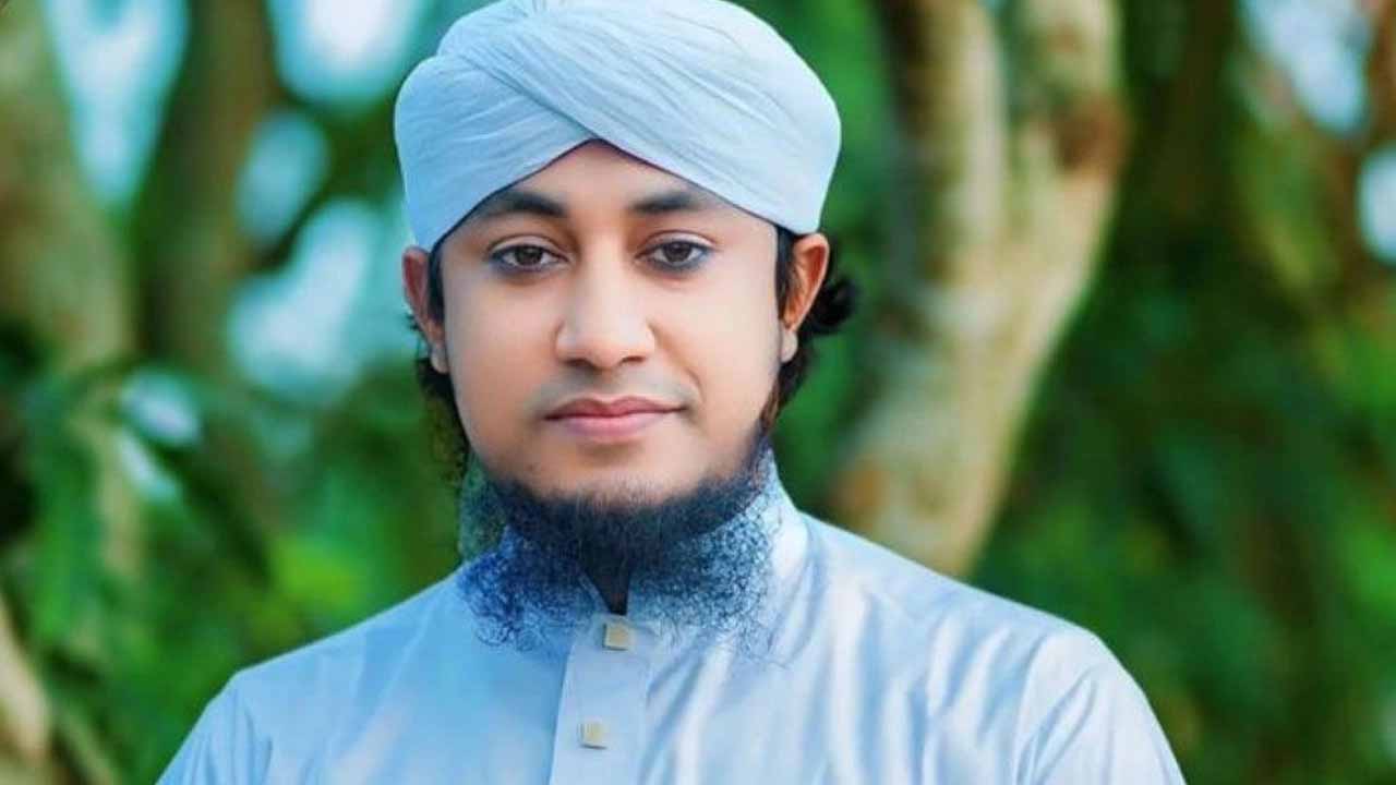 মুফতি গিয়াস উদ্দিন তাহেরীর মনোনয়নপত্র বৈধ ঘোষণা