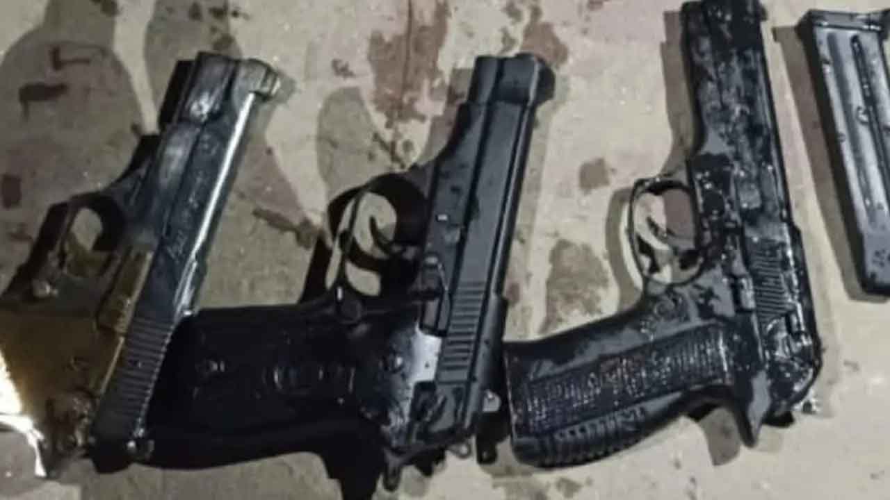 হাদিকে হত্যাচেষ্টায় ব্যবহৃত ৩ অস্ত্র উদ্ধার, শুটার ফয়সালের বাবা গ্রেপ্তার