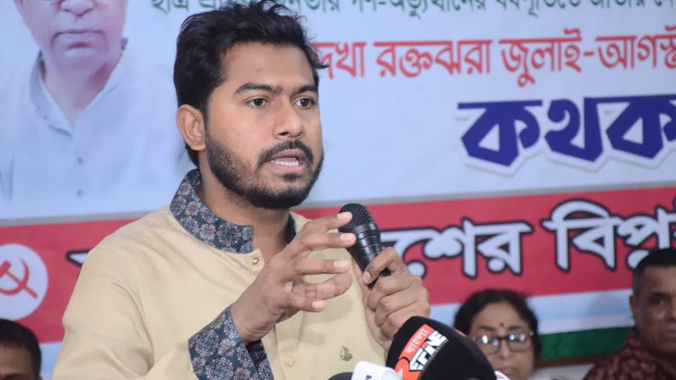 আইসিইউতে নুর, ৪৮ ঘণ্টার আগে বলা যাবে না কিছু: চিকিৎসক