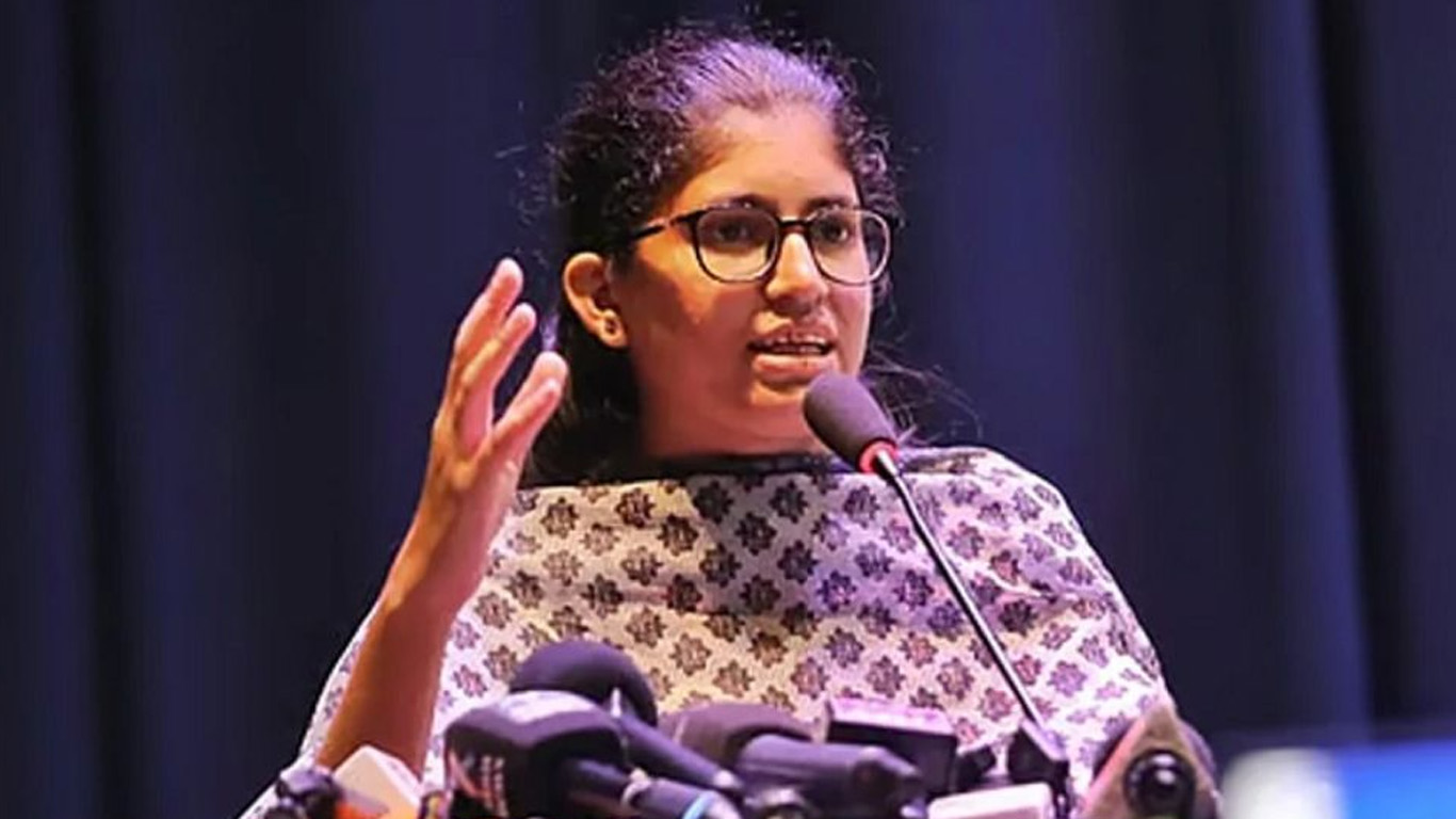 ঢাকা বিশ্ববিদ্যালয়ে স্বতন্ত্র প্যানেল: ভিপি প্রার্থী উমামা