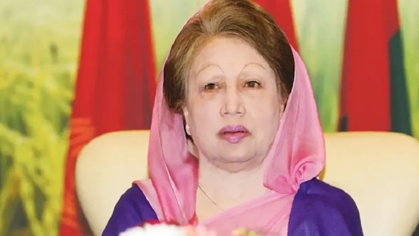 স্বাস্থ্য পরীক্ষা শেষে বাসায় ফিরলেন খালেদা জিয়া, অবস্থা স্থিতিশীল