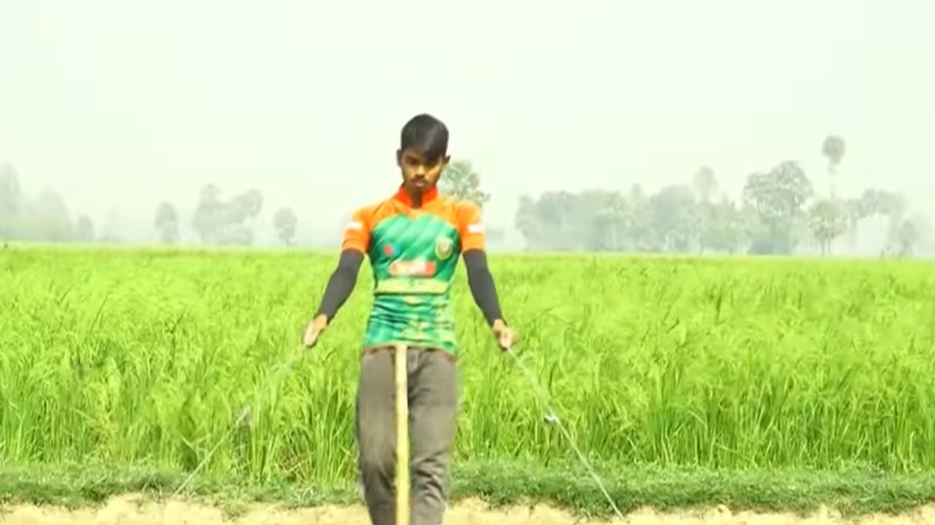 সেচ কমিটির সিদ্ধান্ত না মেনেই কৃষকের কাছ থেকে অতিরিক্ত টাকা আদায়