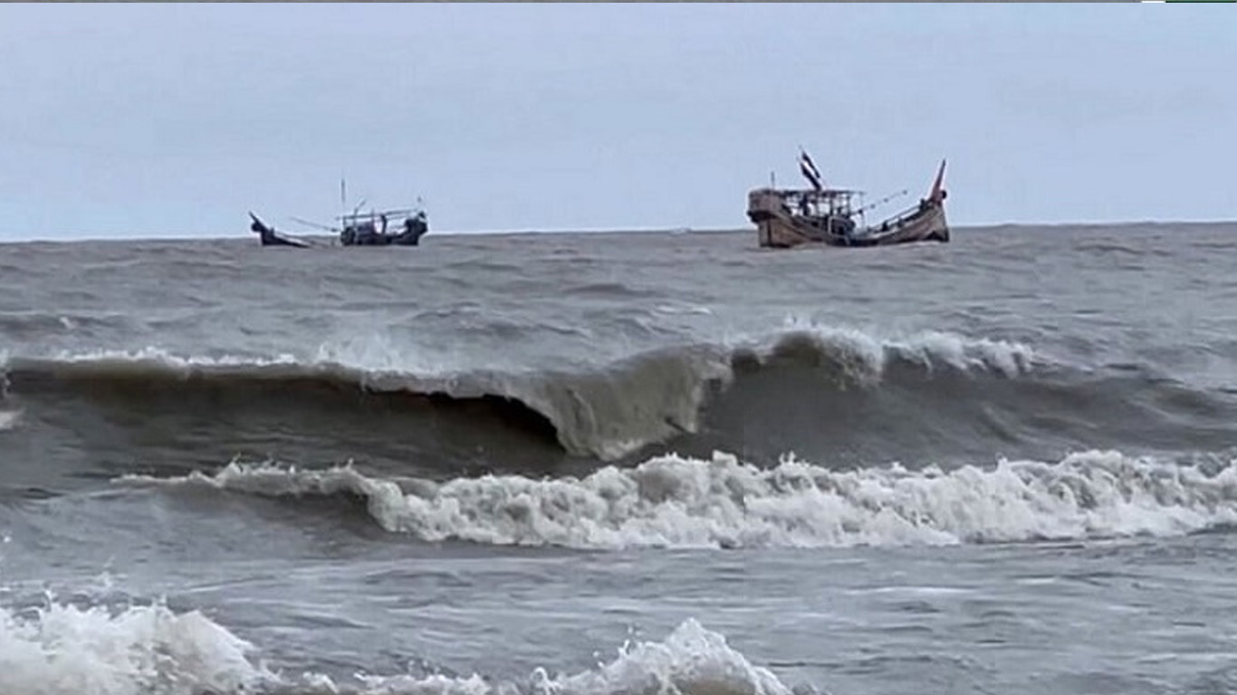 বঙ্গোপসাগরে লঘুচাপ, সমুদ্রবন্দরগুলোতে সতর্ক সংকেত
