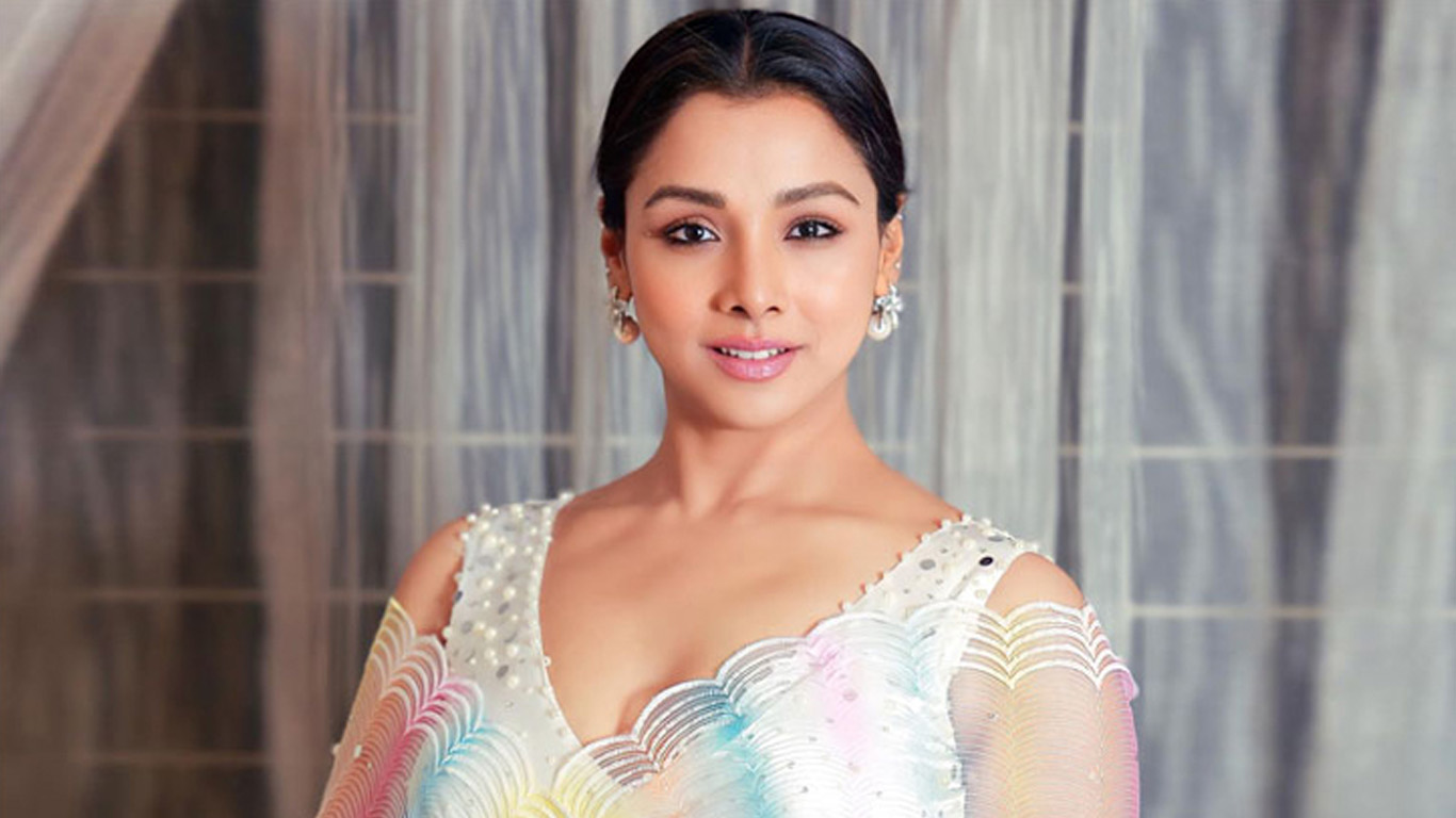 ‘চলচ্চিত্র: দ্য সিনেমা’র নায়িকা চরিত্রে রুনা খান
