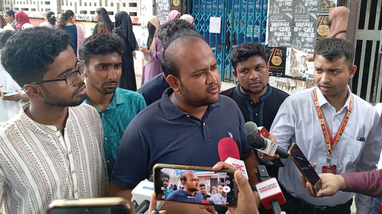 ডাকসু নির্বাচন: ভোটের পরিবেশ ভালো, বললেন জিএস প্রার্থী হামিম
