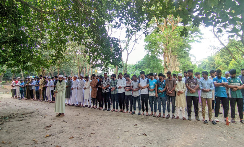 বিমান দুর্ঘটনায় নিহতদের স্মরণে ইসলামী বিশ্ববিদ্যালয়ে গায়েবানা জানাজা
