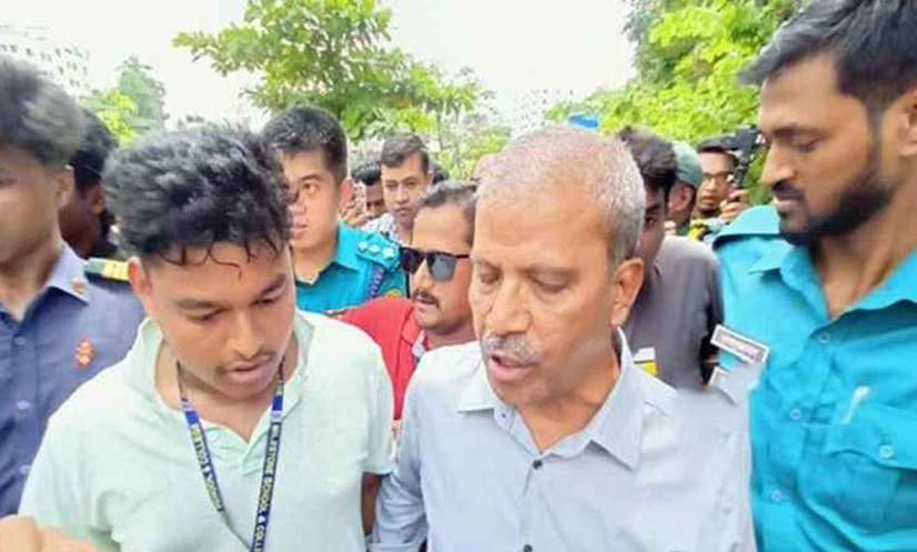 মাইলস্টোন শিক্ষার্থীদের ৬ দফা দাবি মানা নিয়ে উত্তেজনা