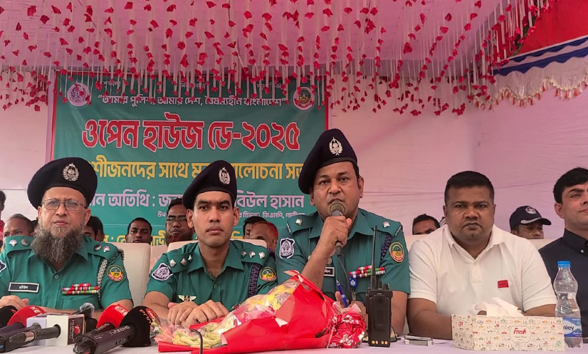গাজীপুরে ওপেন হাউজ ডে: পুলিশকে জনতার ক্ষোভ
