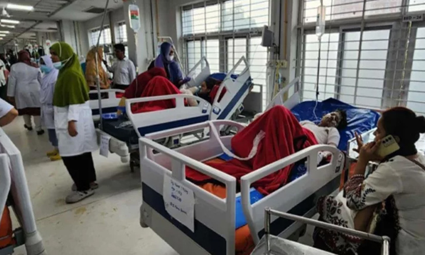 চীনা চিকিৎসক দলের চিকিৎসা অব্যাহত, অগ্নিদগ্ধদের পাশে