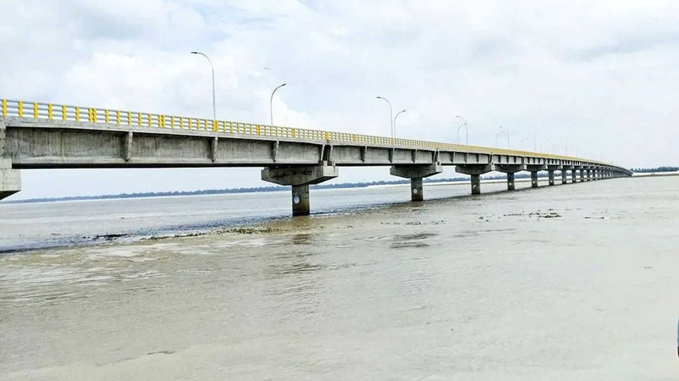 তিস্তার পানি বৃদ্ধি: ভাঙনের মুখে সড়ক ও হাজার পরিবার