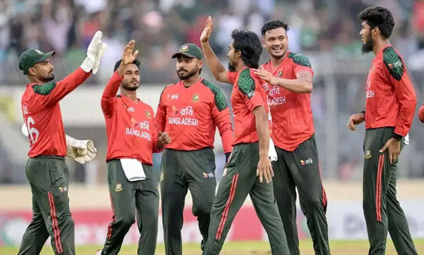 ১৫ রানে ৫ উইকেট নেই পাকিস্তানের