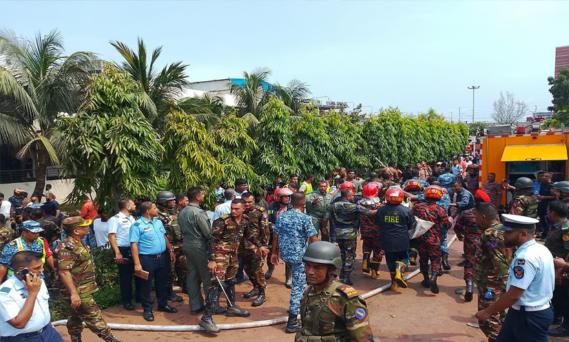 উত্তরায় বিমান বিধ্বস্ত: বার্ন ইনস্টিটিউটের সামনে স্বজনদের হাহাকার,