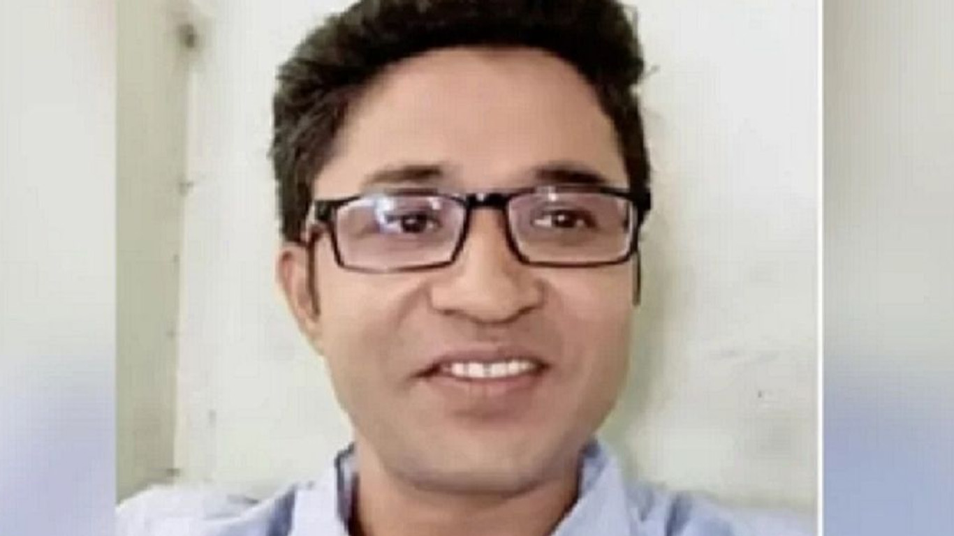 ফেসবুকে পোস্ট দিয়ে পদত্যাগ করলেন এনসিপি নেতা