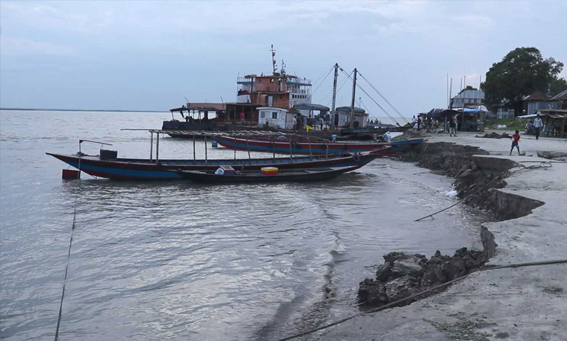 পদ্মার ভাঙনে গোয়ালন্দে বিলীন কৃষিজমি, শত শত পরিবার আতঙ্কে