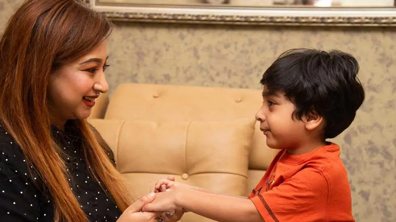 বিচ্ছেদের পর সাবেক স্ত্রীর সঙ্গে সন্তানের প্রয়োজনে যোগাযোগ: সীমা ও শর্ত