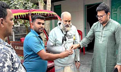 বিএনপির সা. সম্পাদকের সহায়তায় বৃদ্ধ রিপনের সুচিকিৎসা