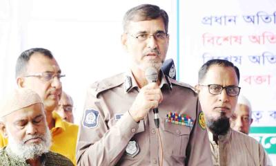 সড়কে ফিটনেসবিহীন বাস নামলেই কঠোর ব্যবস্থা: ডিএমপি কমিশনার