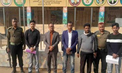 নবাবগঞ্জে ভোটকেন্দ্র পরিদর্শনে ইউএনও মো. জিল্লুর রহমান