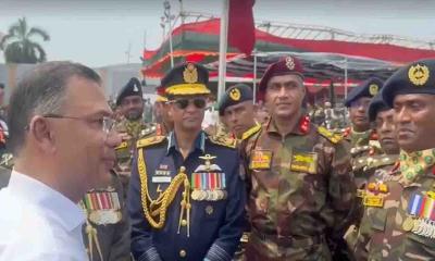 প্যারেড স্কয়ারে সশস্ত্র বাহিনীকে প্রধানমন্ত্রীর শুভেচ্ছা