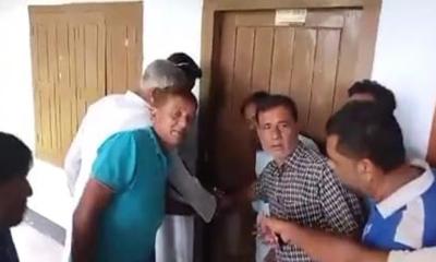 নবাবগঞ্জে ইউপি চেয়ারম্যানের অফিসে তালা দিলেন বিএনপি নেতারা
