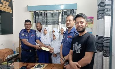 ঘোড়াঘাটে অনলাইনে প্রতারিত শিক্ষার্থীদের টাকা উদ্ধার করল পুলিশ