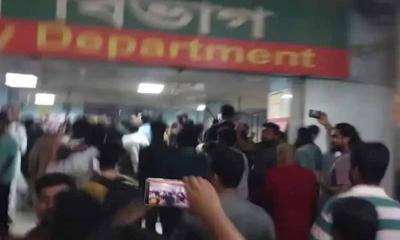 ঢাকা মেডিকেলে অবরুদ্ধ উপদেষ্টা আসিফ নজরুল