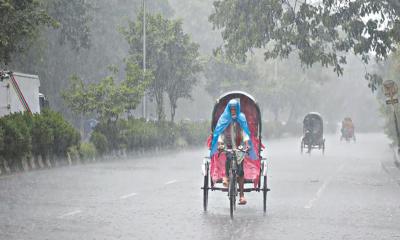 ঢাকাসহ ৪ বিভাগে অতি ভারী বৃষ্টির সতর্কতা, ভূমিধসের শঙ্কা