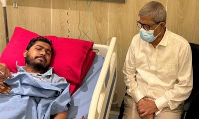 হামলায় আহত নুরকে দেখতে ঢামেকে বিএনপি মহাসচিব মির্জা ফখরুল