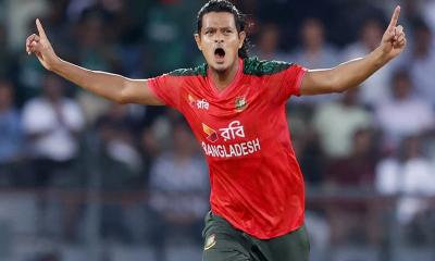 ২ বলে ২ উইকেট নাসুমের, ব্যাটিং বিপর্যয়ে চাপে নেদারল্যান্ডস