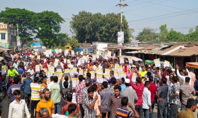 ‘আওয়ামী লীগের দোসর’ আখ্যা দিয়ে সাদিক রিয়াজের মনোনয়ন বাতিলের দাবি