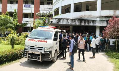 বেরোবিতে ছাত্র সংসদ নির্বাচনের দাবিতে অনশন, ২ শিক্ষার্থী হাসপাতালে