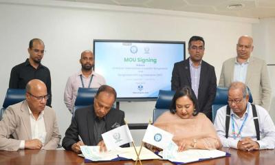 এআইইউবি ও বাংলাদেশ ফেন্সিং ফেডারেশনের মধ্যে সমঝোতা