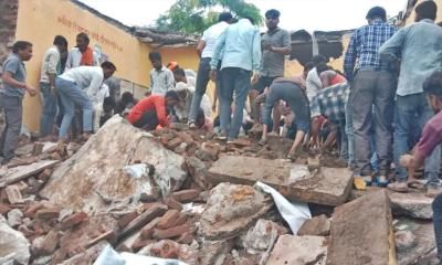ভারতে সরকারি স্কুলের ছাদ ভেঙে পড়ল, ৪ শিশুর মৃত্যু