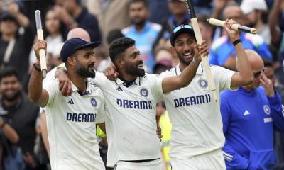 ভারতের পেসারদের বিরুদ্ধে ‘বলে ভেসলিন’ মাখানোর অভিযোগ