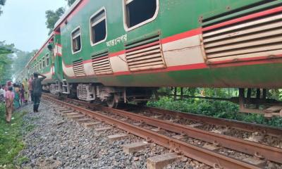 জয়পুরহাটে ট্রেন চলাচল স্বাভাবিক