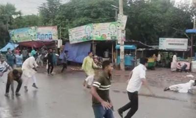 উপদেষ্টা আসিফের অনুসারীদের সঙ্গে বিএনপি সমর্থকদের পাল্টাপাল্টি ধাওয়া