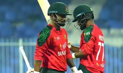 ব্যাটিং ধসে লিটনের বার্তা, জাকেরের দৃঢ়তায় ইতিহাস গড়ল বাংলাদেশ