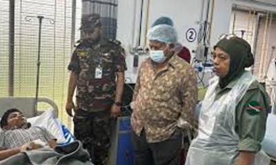 বিমান দুর্ঘটনায় দগ্ধ ও অভ্যুত্থানে আহতদের খোঁজ নিতে সিএমএইচে নৌ উপদেষ্টা