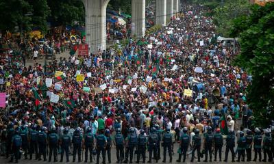 কোটা সংস্কারের প্রজ্ঞাপন জারি, সীমিত ইন্টারনেট চালু