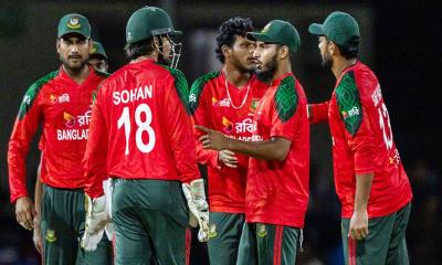 সেমিফাইনার সমীকরণ কঠিন, তৃতীয় হারে পিছিয়ে বাংলাদেশ