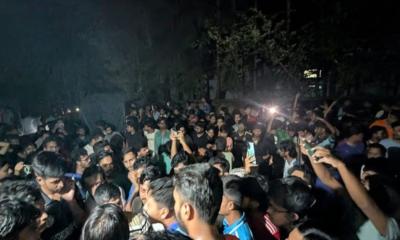 চবিতে শিক্ষার্থী-স্থানীয়দের সংঘর্ষ, আহত ২০ জনের বেশি