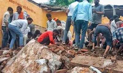 স্কুল চলাকালীন ভেঙে পড়ল ছাদ : হতাহত শিক্ষার্থী-শিক্ষক